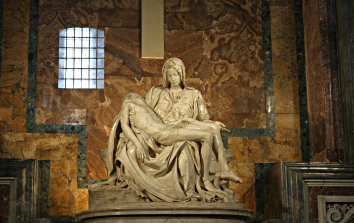 Michelangelos Pieta 545011