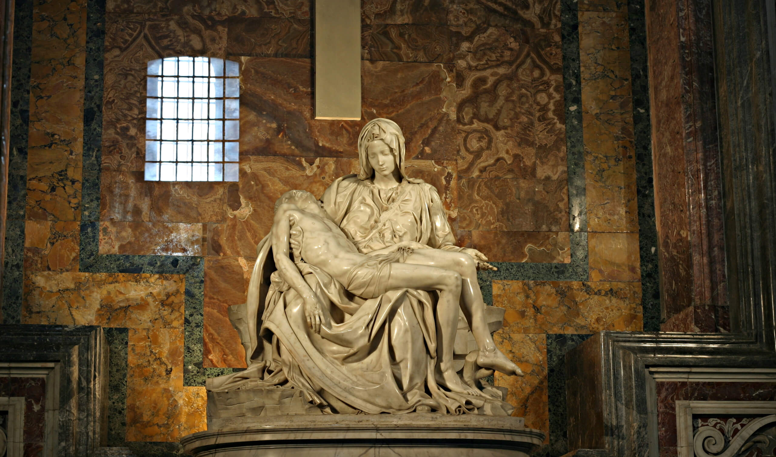 Michelangelos Pieta 545011